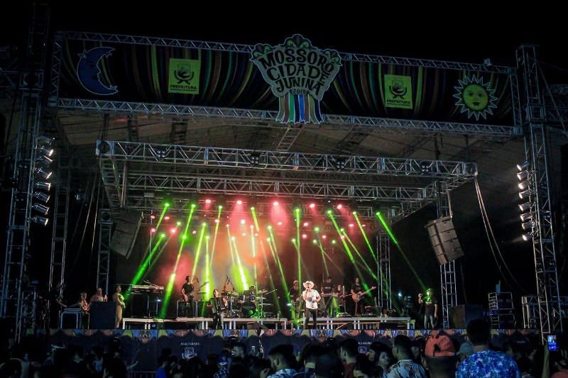 Geraldo Cardoso e Elba são as atrações da abertura do São João de Maceió
