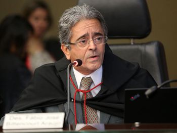 Justiça suspende lei que criou 210 cargos irregulares em prefeitura do interior