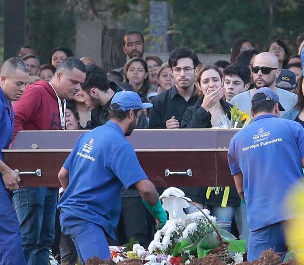 ‘Meu pai é possessivo, doentio. Planejou isso’, diz namorada de ator assassinado