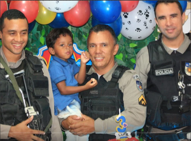 Militares fazem surpresa a criança de Porto Calvo que sonha ser policial