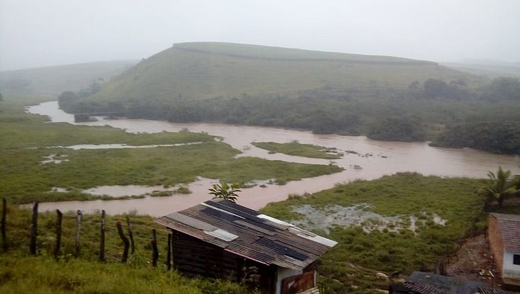 Alagoas: Rio Jacuípe está quatro metros acima do nível e ameaça transbordar