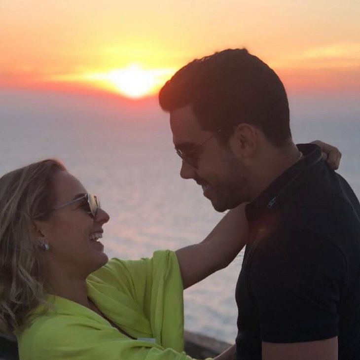 Namorada de Gabriel Diniz faz tatuagem em homenagem a cantor