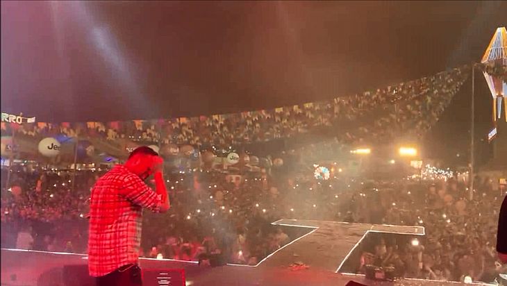 Mano Walter se emociona durante homenagem a Gabriel Diniz em Caruaru