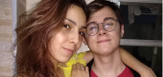 Namorada de ator assassinado faz desabafo nas redes sociais