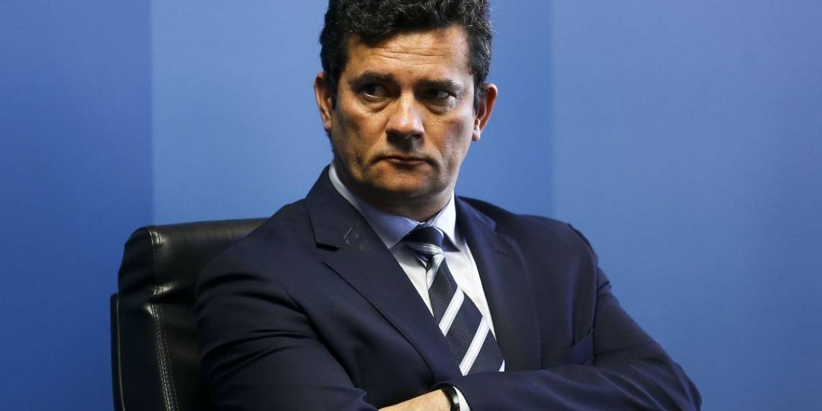 Sérigo Moro tem celular hackeado, usa aplicativos e troca mensagens por seis horas