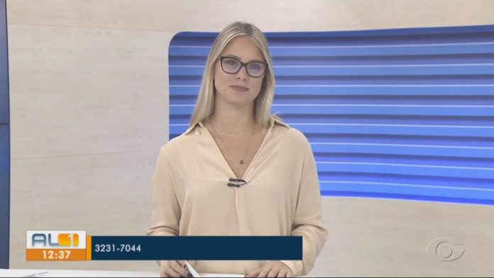 Greve faz afiliada da Globo exibir reportagens antigas e apresentadora é xingada por ‘furar’ paralisação