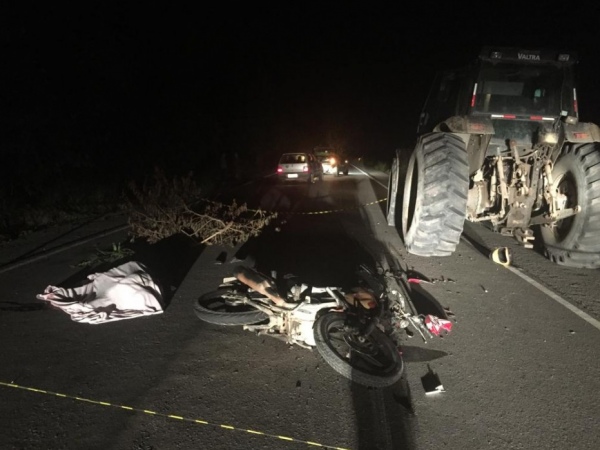 Motociclista morre após colidir com trator na AL-220, em São Miguel dos Campos