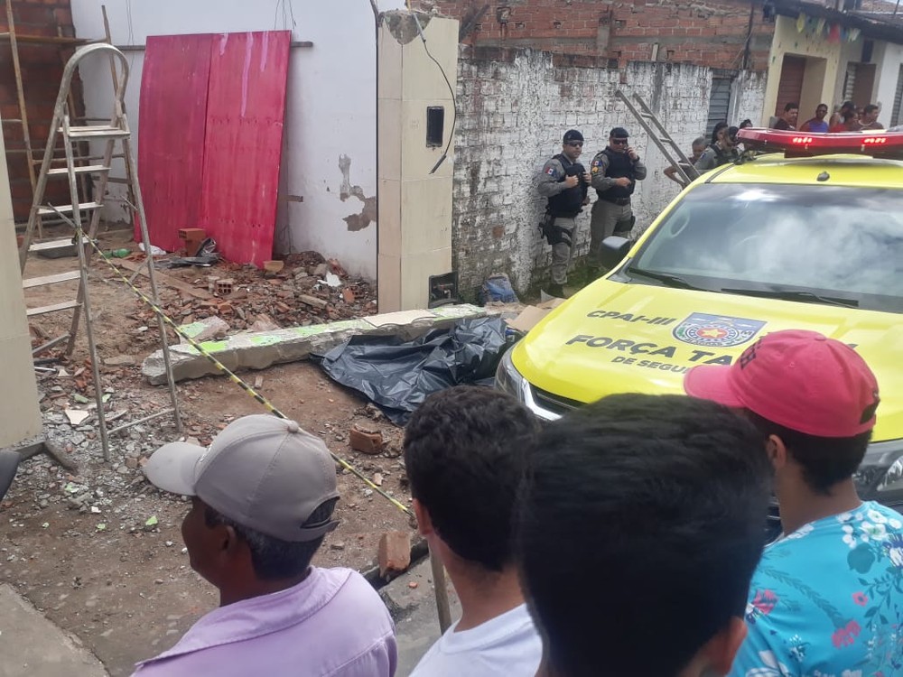 Homem morre ao ser atingido por viga de concreto em Murici, AL