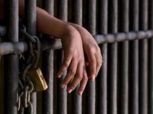 Homem é condenado a 35 anos por estuprar filhas em Major Izidoro