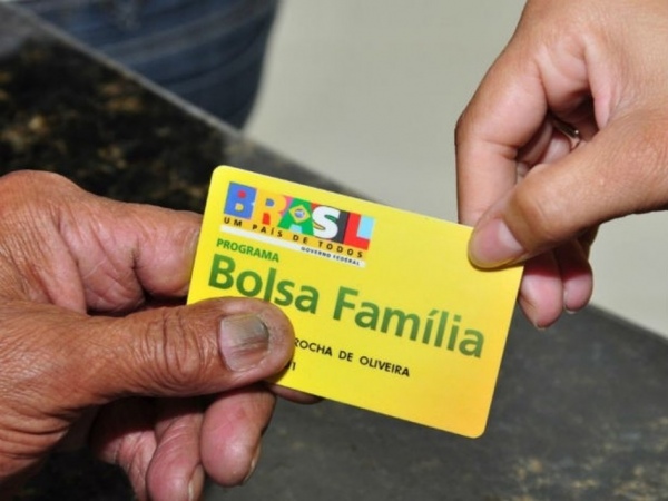 Mais de 300 famílias alagoanas pedem desligamento do Bolsa Família, diz governo