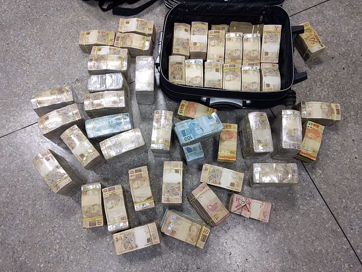 Ex-comandante da Polícia Militar de Alagoas é preso com R$ 1,5 milhão em Belo Horizonte