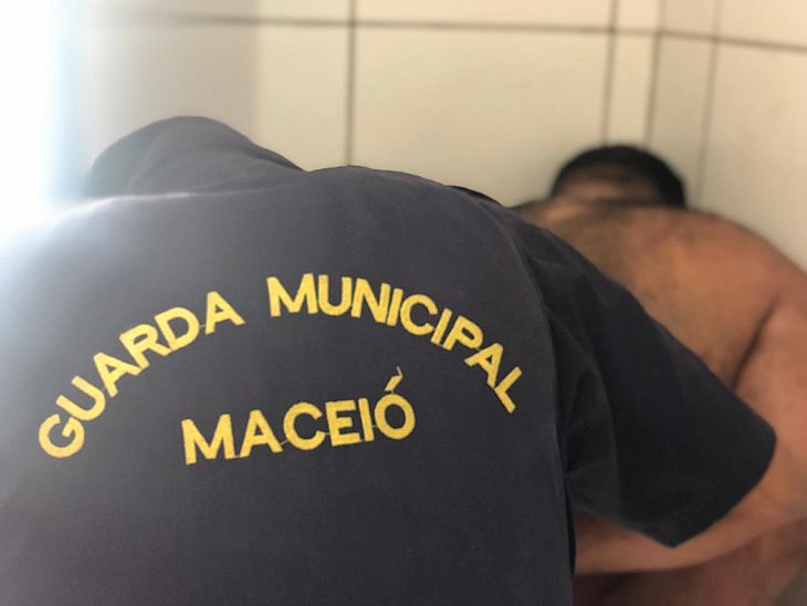 Mulher reage com golpes de artes marciais a tentativa de assalto