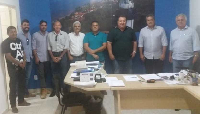 Prefeito de Porto de Pedras recebe promessa de que a AL/460 será recuperada