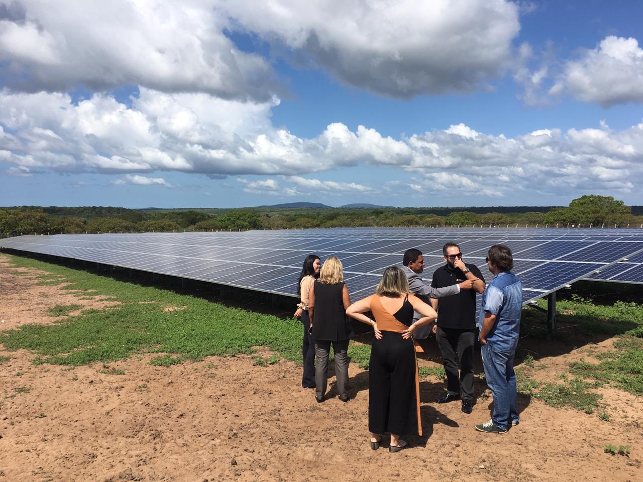 Empresas cearenses vão construir usina de energia solar em Palmeira