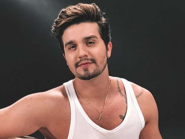 Van com Luan Santana e equipe sofre acidente; motorista fratura 3 costelas