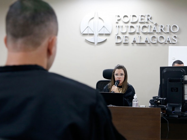 Acusado de matar namorada a facadas é condenado a mais de 25 anos de prisão