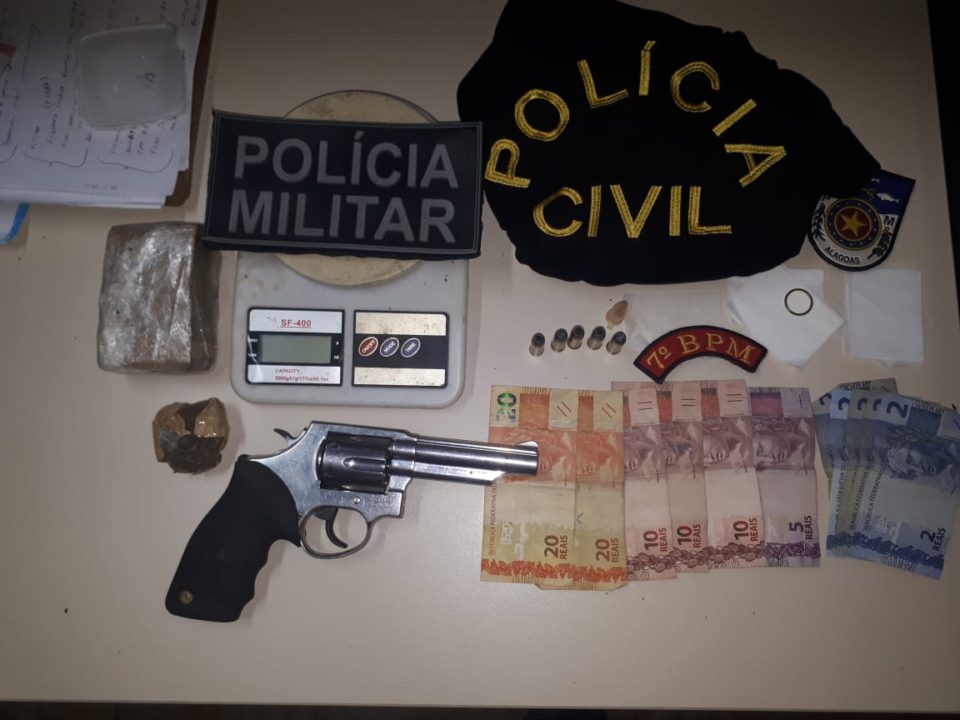 Pão de Açúcar: Homem é preso com drogas e arma de fogo