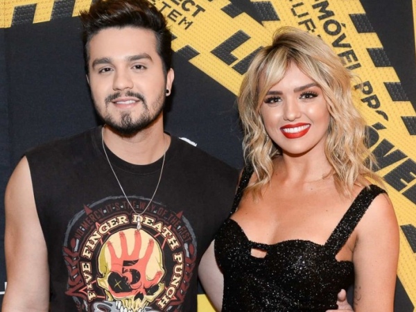 Luan Santana anuncia casamento após 12 anos de relacionamento