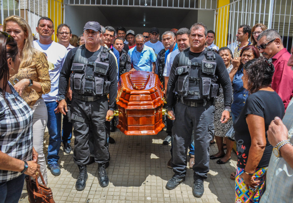 Ex-diretor da Polícia Civil de Alagoas é sepultado em Atalaia
