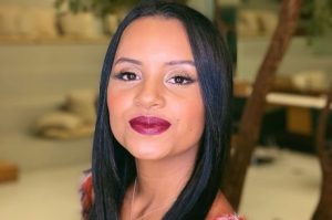 Ex-BBB anuncia gravidez, volta atrás e é criticada por internautas