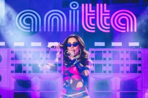Me engana que eu gosto: Anitta e mais cinco cantoras flagradas no playback