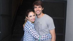 Noivo, Kaká lamenta rumor de reconciliação com a ex Carol Celico: ‘É fake news’