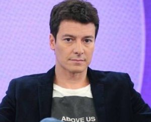 Rodrigo Faro comete gafe em homenagem a Gugu e é cobrado nas redes