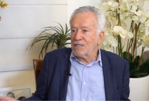 Aos 79 anos, Alexandre Garcia se casa e exibe momento no Instagram