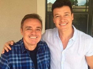 Famosos lamentam morte de Gugu Liberato