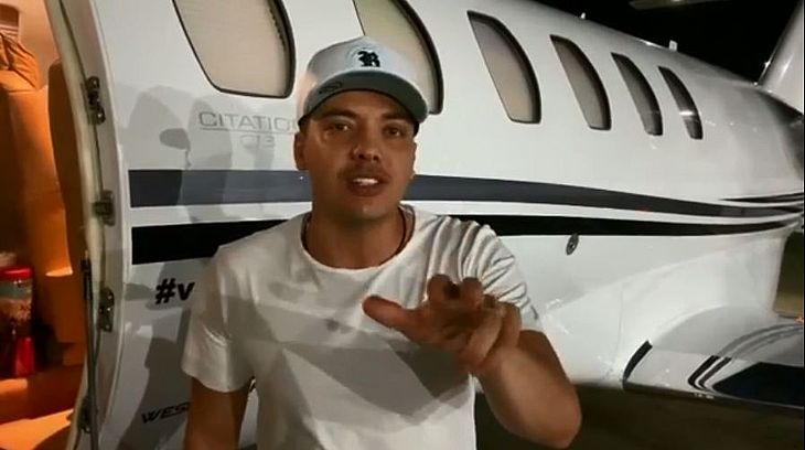 Wesley Safadão critica Mileide Mihaile por dar arma de brinquedo para filho deles