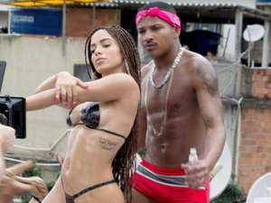 Anitta lamenta morte de dançarino do clipe ‘Vai, Malandra’: ‘Fiquei estarrecida’