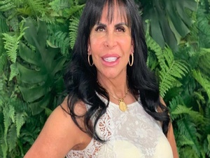 ‘Ausência’ do umbigo: Gretchen ostenta resultado da lipo