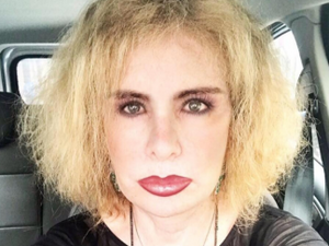 Aos 69 anos, Isis de Oliveira garante elogios da web