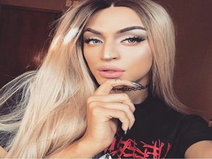 Pabllo Vittar surge só de cueca e choca a web com “volumão”