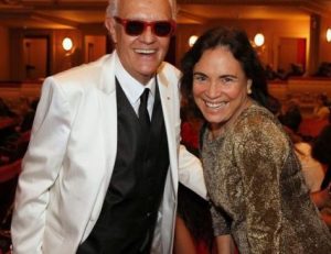 Diferente de José de Abreu, Ney Latorraca mostra todo seu apoio a Regina Duarte.