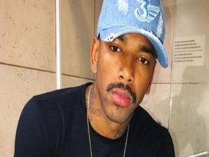 Nego do Borel é contratado para festa de 15 anos, `dá um tombo` e não aparece