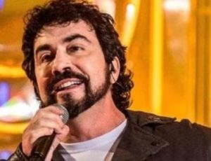 Padre Fábio de Melo é criticado por colega de batina e rebate: ‘É só deixar de seguir’