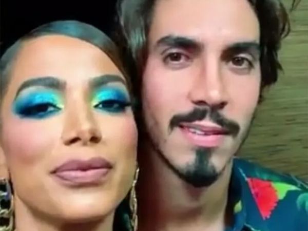 Anitta assume namoro e conta que casal está isolado durante quarentena