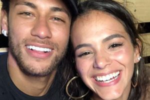 Manu Gavassi revela que Bruna Marquezine chorava por Neymar Jr. nos estúdios do Projac