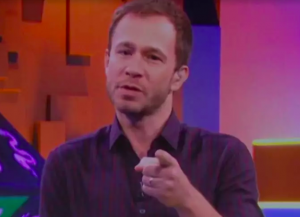 BBB20: Tiago Leifert para Pyong: “Você não é vítima, é infrator”