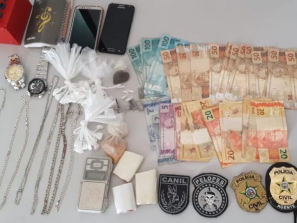 Dupla suspeita de tráfico de drogas é presa na cidade de Arapiraca