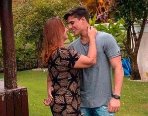 Chega ao fim namoro de mãe de Neymar Jr. com Tiago Ramos, diz colunista