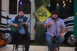 César Menotti & Fabiano e Ferrugem: veja lives desta quinta-feira (21/05)