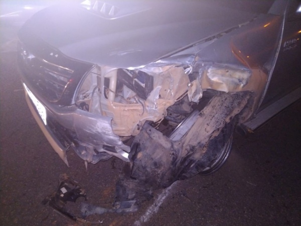 Motorista se assusta ao ver acidente, perde o controle e provoca colisão