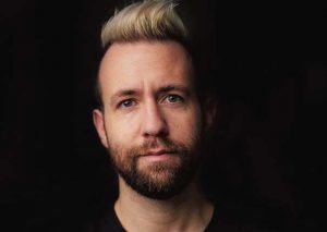 Cantor gospel choca fãs ao dizer que não acredita mais em Deus