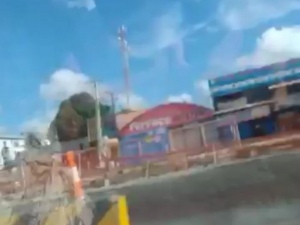 Vídeo mostra jovens cometendo assassinato e comemorando ação: ‘Só na cabeça’