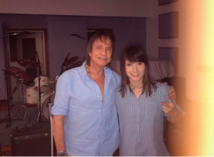 Tamara Angel, ex-‘The Voice’, nega namoro e explica relação com Roberto Carlos