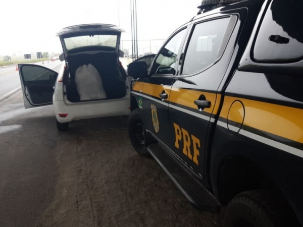 PRF prende suspeito com mais de 10 kg de maconha in natura em União dos Palmares