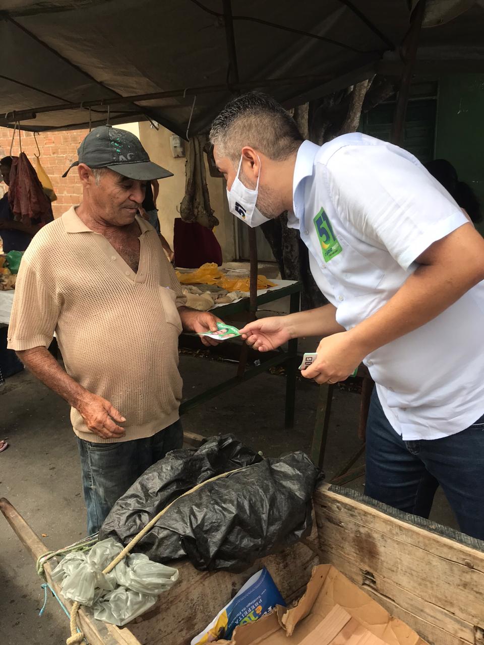Cláudio Canuto visita tradicionais feiras de Arapiraca e tem encontro com apoiadores na Brisa do Lago