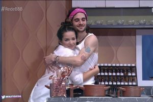 Emocionada? Após dois dias de convivência, Juliette fala em filhos com Fiuk